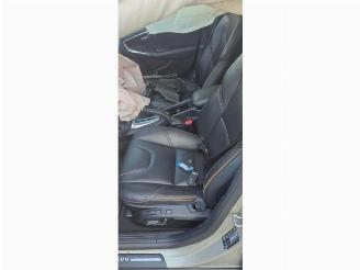 Volvo V-40 V40 Cross Country (MZ), Hatchback 5-drs, 2012 / 2019 1.5 T3 16V Geartronic picture 8