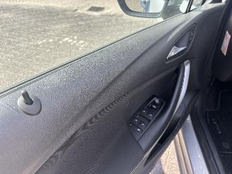 Opel Astra 1.2 turbo 81kW Edition picture 14