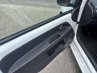 Volkswagen Up!  picture 15