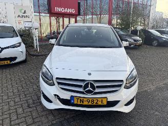 krockskadad bil auto Mercedes B-klasse 220D 130KW 2018/10