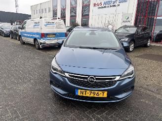 Coche accidentado Opel Astra SPORTS TOURER GEEN SCHADE 2017/4