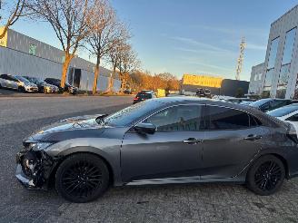 Honda Civic 5DR 1.0 I-VTEC COMFORT picture 3