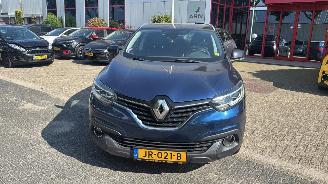 Vaurioauto  passenger cars Renault Kadjar 1.2 TCE 130 BOSE 2016/5