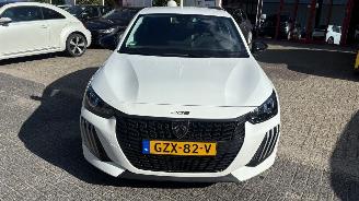 Vaurioauto  passenger cars Peugeot 208 1.2 PURETECH 75 STYLE 2025/1