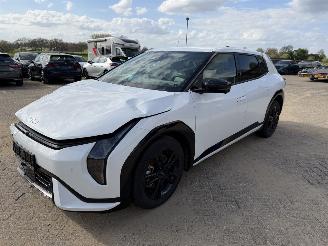 Voiture accidenté Kia EV4 81 Kw/h. Elektro motor 150 Kw 2025/12