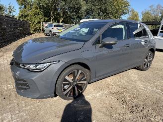 krockskadad bil auto Volkswagen Golf 1.5 E-Hybride 2026/1