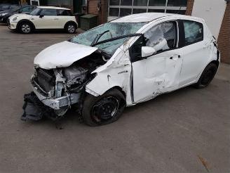 Toyota Yaris Yaris III (P13), Hatchback, 2010 / 2020 1.5 16V Hybrid picture 2