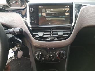 Peugeot 2008 1.2 PureTech Active picture 18
