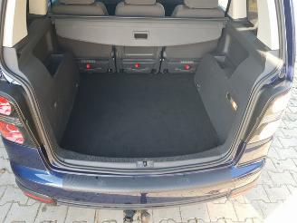 Volkswagen Touran 1.4 TSI Cross Motorschade picture 19