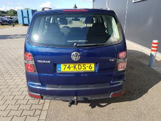 Volkswagen Touran 1.4 TSI Cross Motorschade picture 5