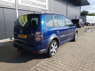 Volkswagen Touran 1.4 TSI Cross Motorschade picture 8