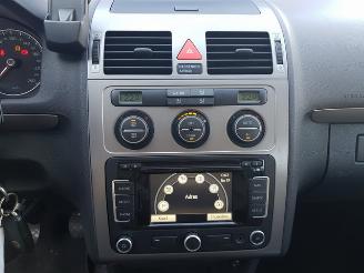 Volkswagen Touran 1.4 TSI Cross Motorschade picture 13