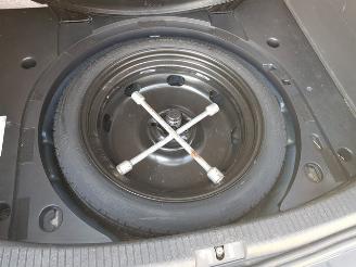 Volkswagen Touran 1.4 TSI Cross Motorschade picture 20