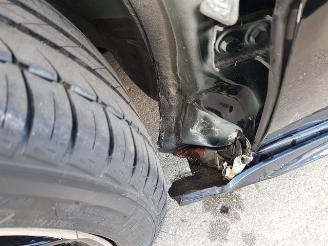 Peugeot 208 1.6 THP GTi picture 11