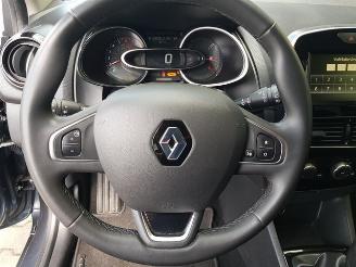 Renault Clio Estate 0.9 TCe Limited picture 18