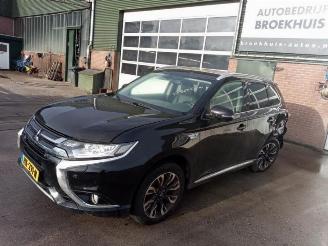 Mitsubishi Outlander Outlander (GF/GG), SUV, 2012 / 2022 2.0 16V PHEV 4x4 picture 5