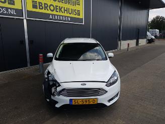 Ford Focus 1.0 Titanium picture 3