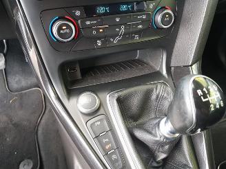 Ford Focus 1.0 Titanium picture 23