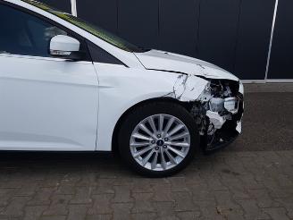Ford Focus 1.0 Titanium picture 9