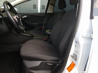 Ford Focus 1.0 Titanium picture 20