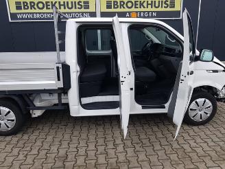 Volkswagen Transporter 2.0 TDI L2H1 30 Comfortline picture 18