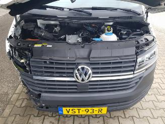 Volkswagen Transporter 2.0 TDI L2H1 30 Comfortline picture 10