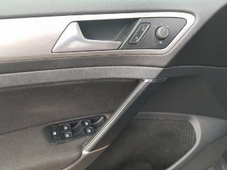 Volkswagen Golf 1.0 TSI Connected Series picture 24