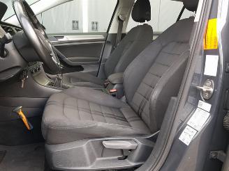 Volkswagen Golf 1.0 TSI Connected Series picture 12