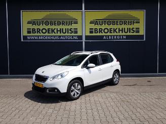 Schadeauto Peugeot 2008 1.2 PureTech Active 2015/10