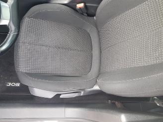 Peugeot 308 1.6 BlueHDi Blue Lease Executive picture 21