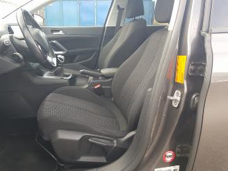 Peugeot 308 1.6 BlueHDi Blue Lease Executive picture 10