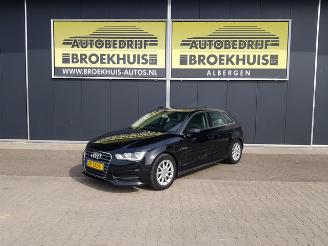 Schadeauto Audi A3 Sportback 1.6 TDI ultra Attraction Pro Line 2015/5