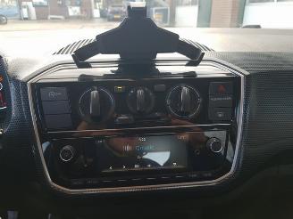 Volkswagen Up! 1.0 BMT move up! picture 17