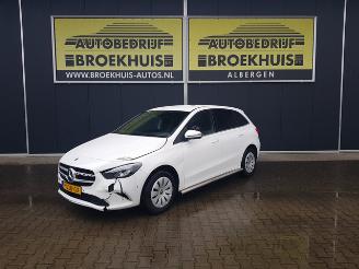 skadebil auto Mercedes B-klasse 200d 2022/3