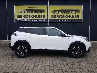 Peugeot 2008 1.2 PureTech Allure Pack picture 4