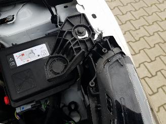 Peugeot 2008 1.2 PureTech Allure Pack picture 13