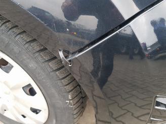 Ford C-Max 1.0 Titanium picture 25