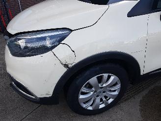 Renault Captur 0.9 TCe Expression picture 9