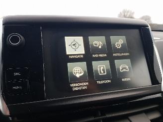 Peugeot 208 1.2 PureTech Allure picture 23