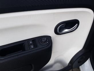 Renault Twingo 1.0 SCe Collection picture 19