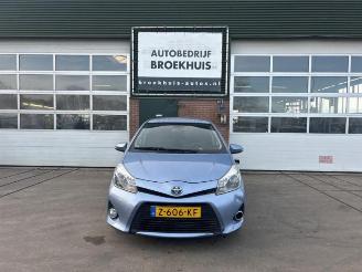 Vrakbiler auto Toyota Yaris Yaris III (P13), Hatchback, 2010 / 2020 1.5 16V Hybrid 2014/5