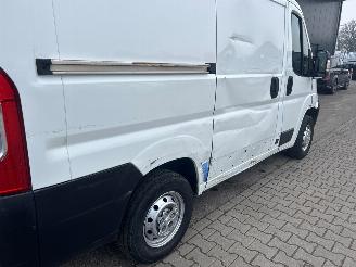 Peugeot Boxer 330 2.0 BlueHDI L1H1 Premium picture 13