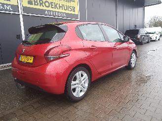 Peugeot 208 1.2 PureTech Signature picture 7