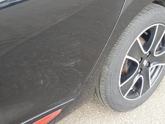 Renault Clio 0.9 TCe Expression picture 18