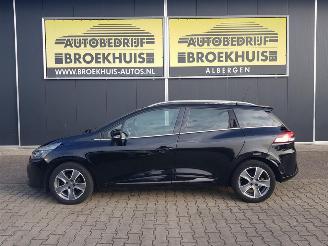 Renault Clio Estate 0.9 TCe Night&Day picture 2