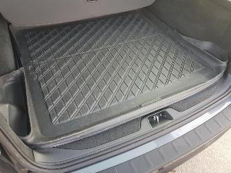 Volvo V-70 2.4D Momentum picture 20