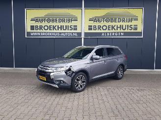 skadebil auto Mitsubishi Outlander 2.2 DI-D Instyle 4WD 7-persoons 2015/9