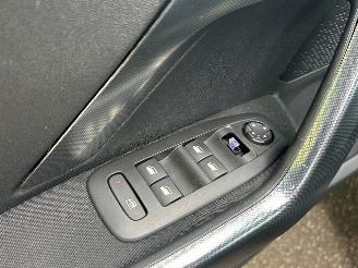 Peugeot 2008 1.2 PureTech Allure picture 26