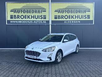 Schadeauto Ford Focus Wagon 1.0 EcoBoost Trend Edition Business 2021/4