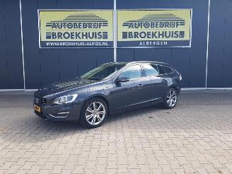 škoda osobní automobily Volvo V-60 2.4 D6 AWD Plug-In Hybrid Summum 2013/12